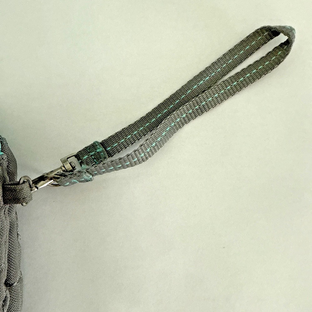 Thirty One 31 Vary You Quilted Gray‎ Aqua Wristlet Wallet With Strap - Picture 2 of 6